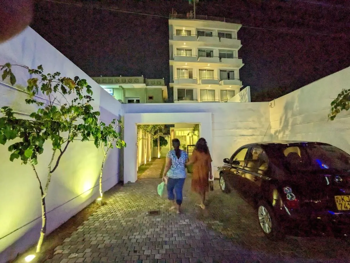 Marine Tourist Guest House At Negombo Beach Sri Lanka