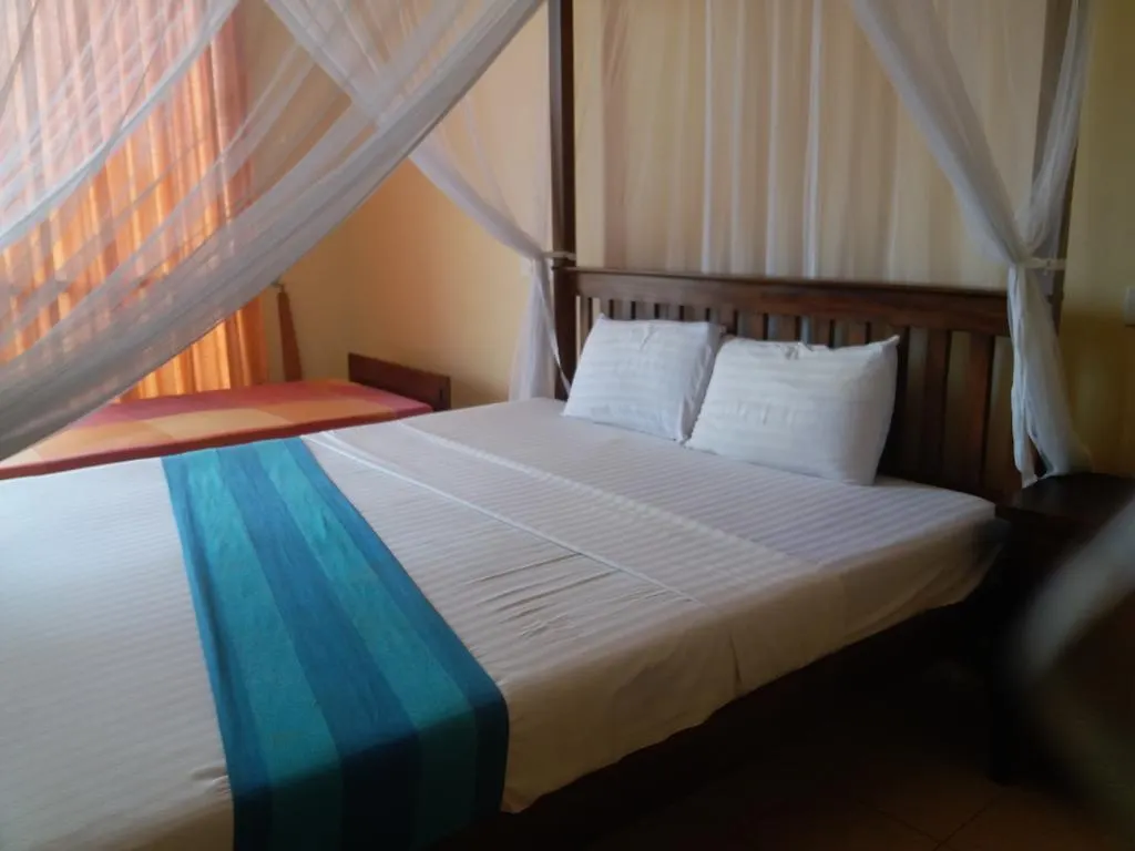 Гостевой дом Hotel Marine At Negombo Beach
