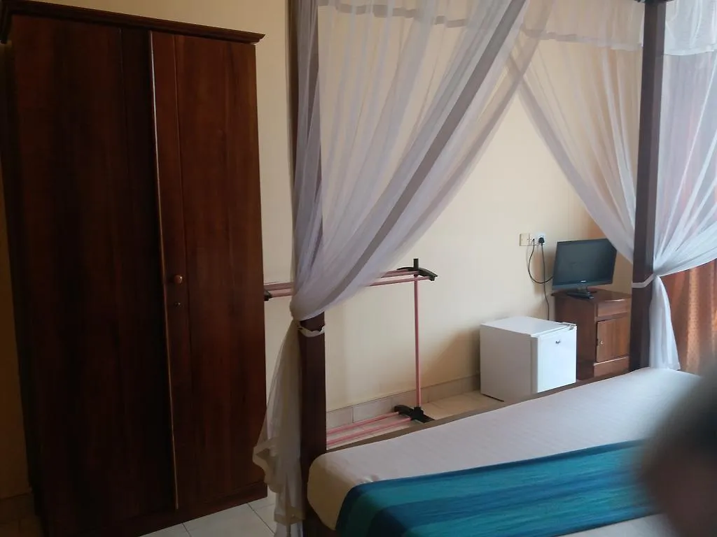 Marine Tourist Guest House At Negombo Beach