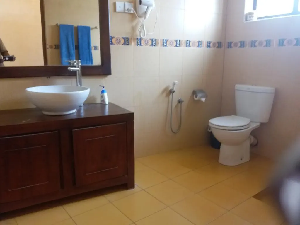 Hotel Marine At Negombo Beach Гостевой дом