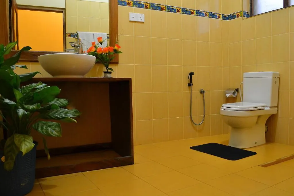 Hotel Marine At Negombo Beach Guest house