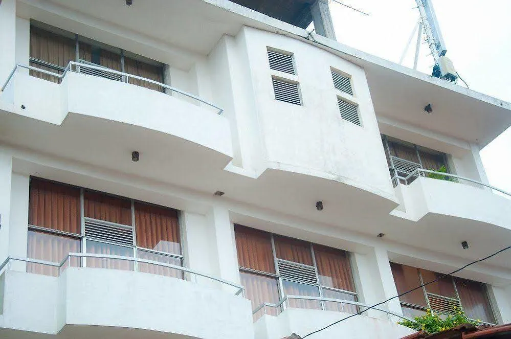 Hotel Marine At Negombo Beach 3*,